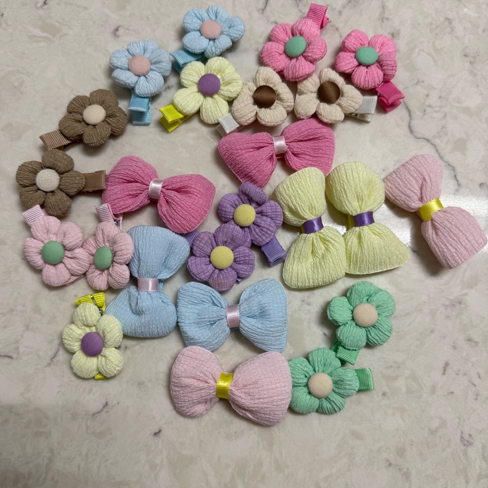 🌸 24-Piece Handmade Hair Clip Set | 8 Flower Pairs & 4 Bow Pairs 🎀 - Picture 14 of 16